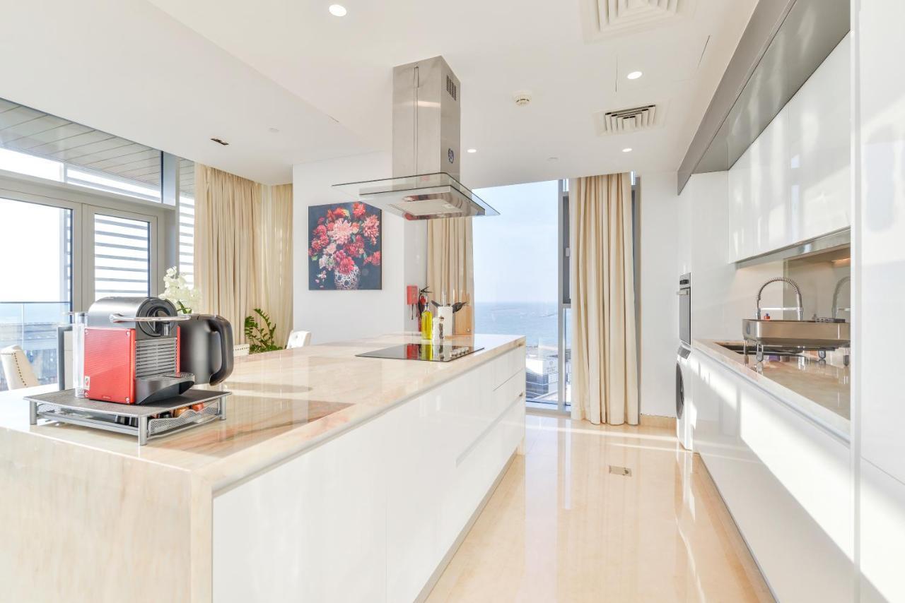 Posh 2 Bedroom Oceanfront Apt In The Heart Of Bluewaters Island Dubai Exterior foto